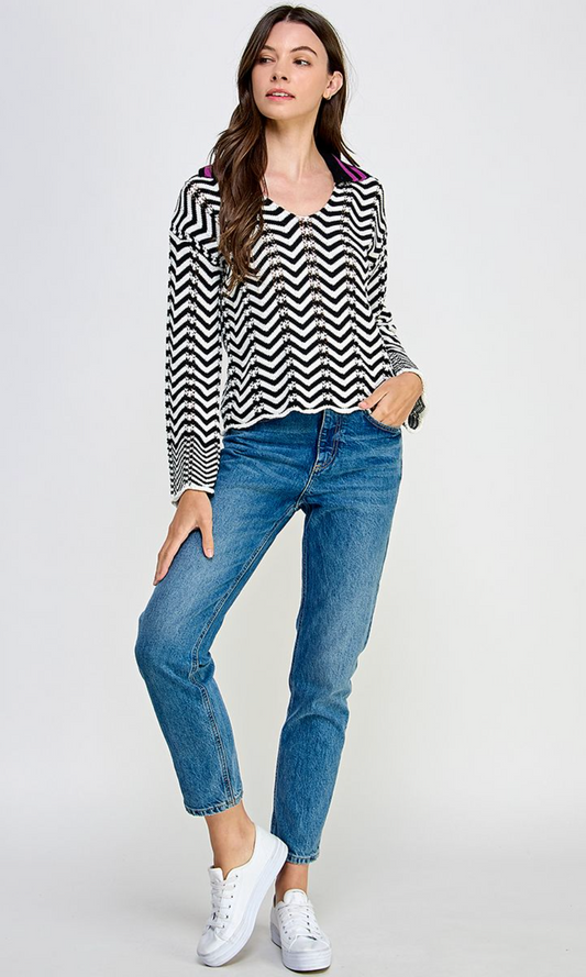 CHEVRON PULLOVER TOP